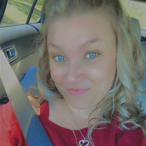 Meet your Posher, Andrea Lynn Chiasson - Picture 1 of 1